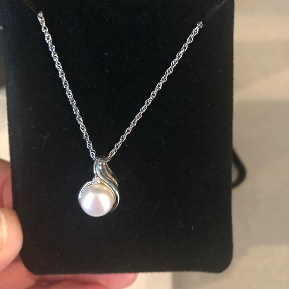 NWT pearl pendent drop necklace with diamo… - Picture 5 of 5